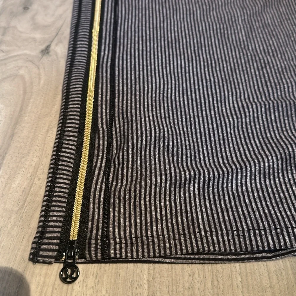 Lululemon wrap scarf